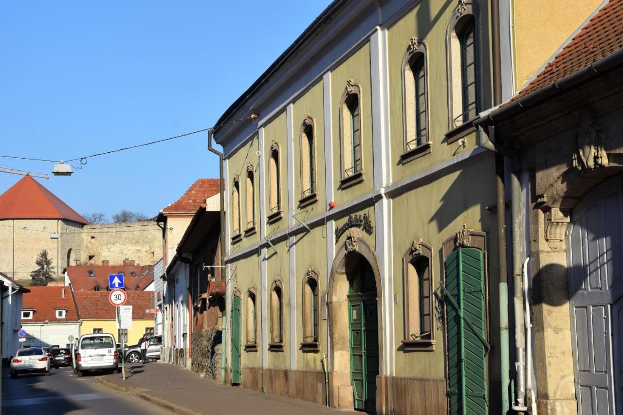 Hauser-Bodnar Haz Eger Buitenkant foto