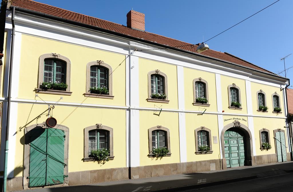 Hauser-Bodnar Haz Eger Buitenkant foto
